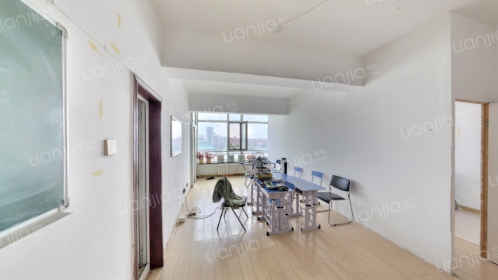 吉储大厦二手房实景图