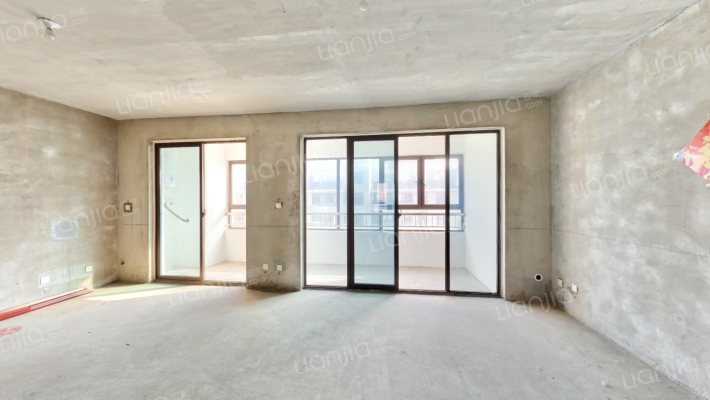 万瑞林山翠语二手房实景图