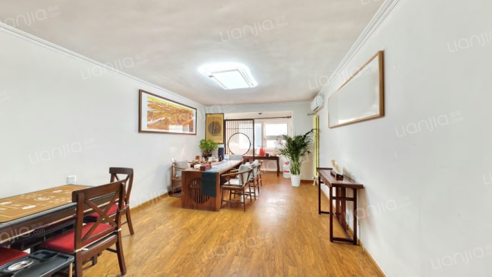 华世隆国际公寓二手房实景图