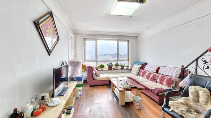 大连北方美术高级中学家属楼二手房实景图