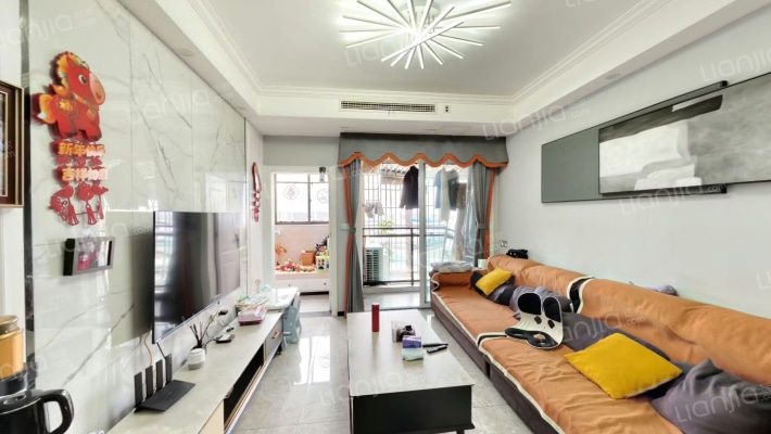 回兴欢乐颂二手房实景图