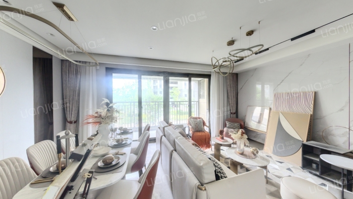 绿地境启澜庭南区二手房实景图