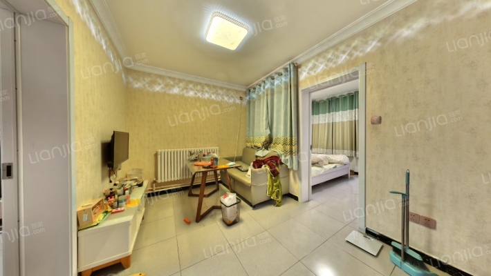 铁英街18号二手房实景图