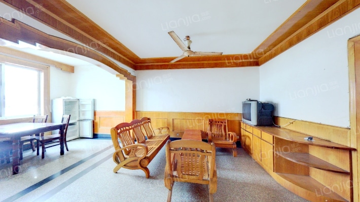 锦三中住宅楼二手房实景图