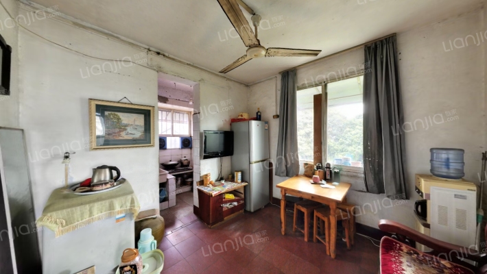 地矿局一0八地质队宿舍二手房实景图