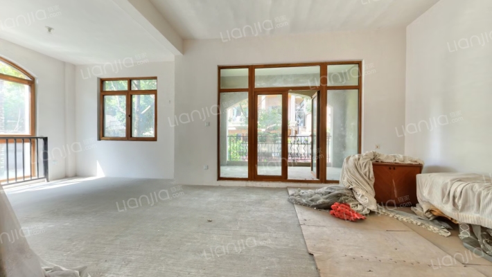 麓山国际圣安德鲁二手房实景图