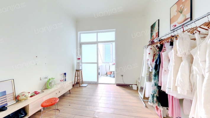 啤酒厂家属院二手房实景图