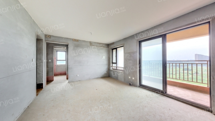 鲁能公馆2号院二手房实景图