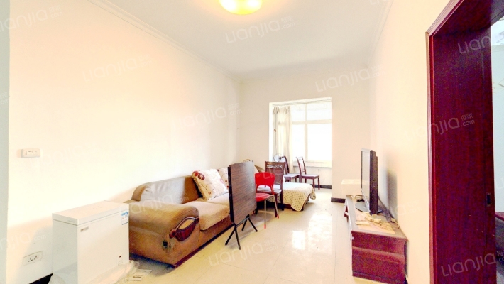 美专校街二手房实景图