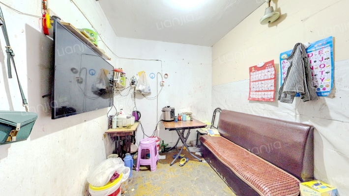 尹江岸社区二手房实景图