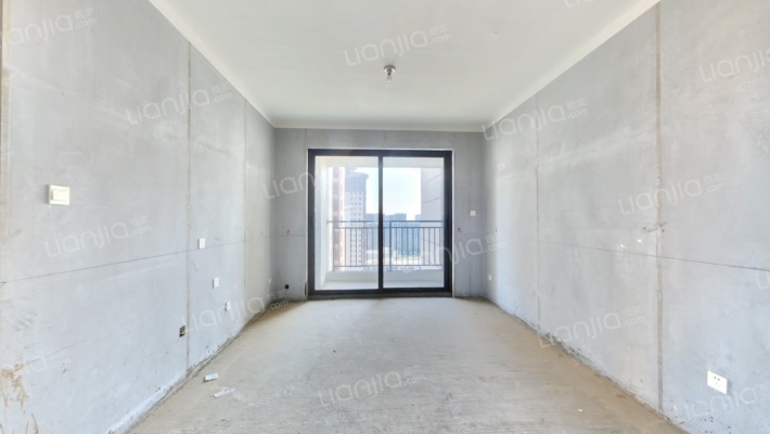 龙中金源二手房实景图