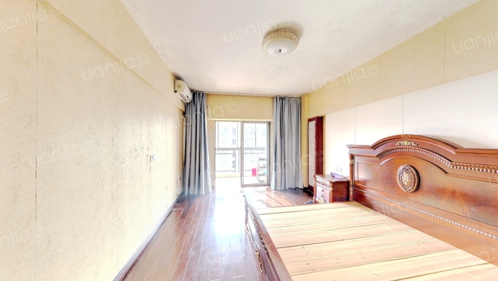 米兰春天二手房实景图