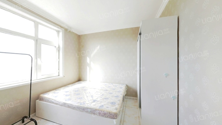 泓林金色地标二手房实景图