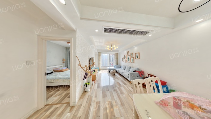 龙湖春江郦城一期二手房实景图