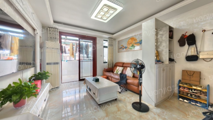 美陆佳园梅苑二手房实景图