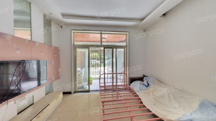 依山庭院二手房实景图