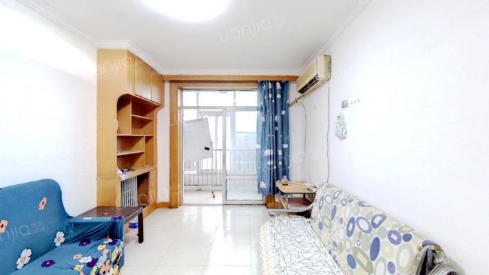 此房满五唯一，一梯两户南北通透-客厅