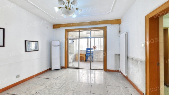 市税务局宿舍二手房实景图