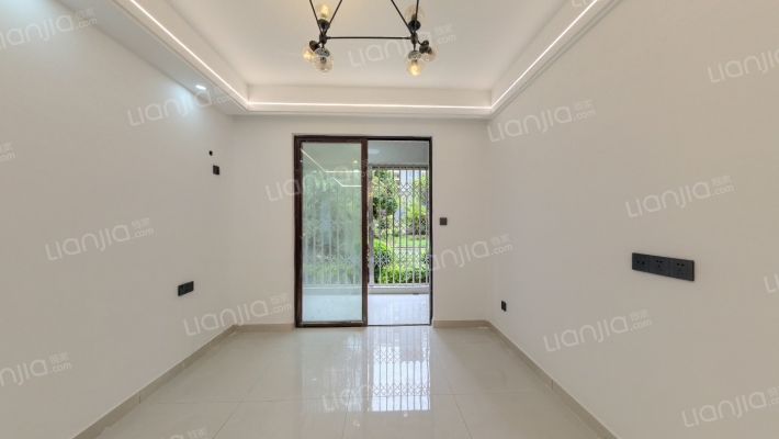 前锦新苑二手房实景图