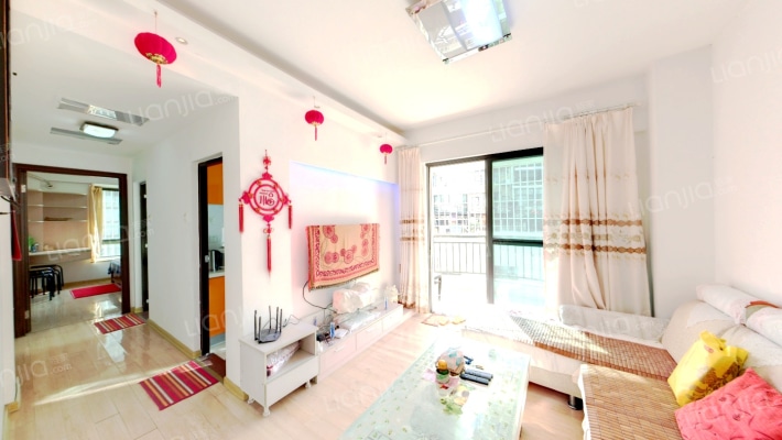 广场湖畔花园二手房实景图