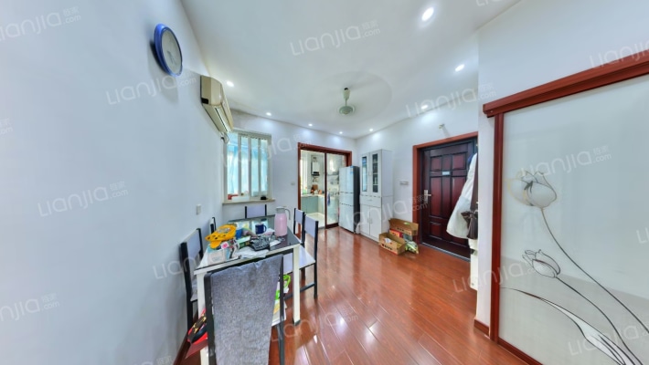 钟楼新村二手房实景图