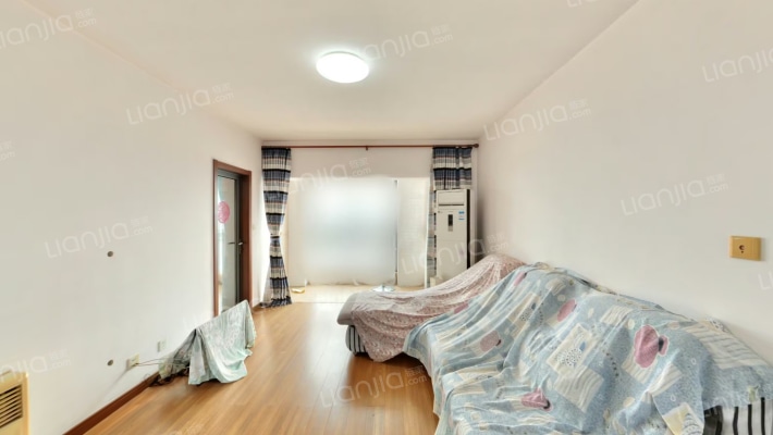 绿地21城D区二手房实景图