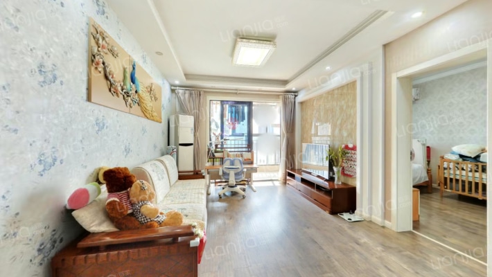 招商公园三期尚府二手房实景图