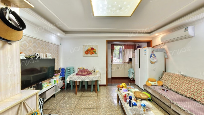 新山村小区东区二手房实景图