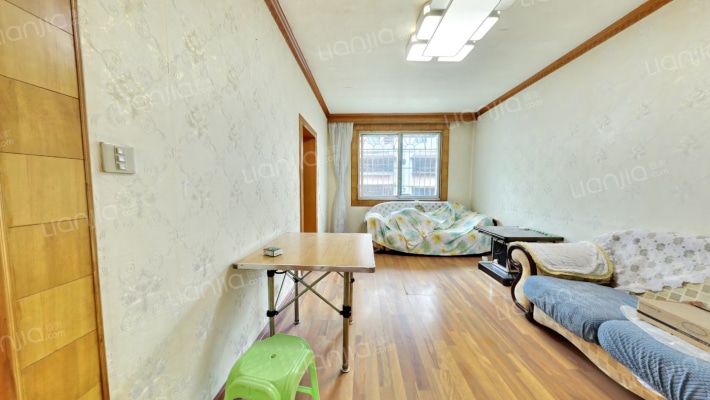 南岳路一七号二手房实景图