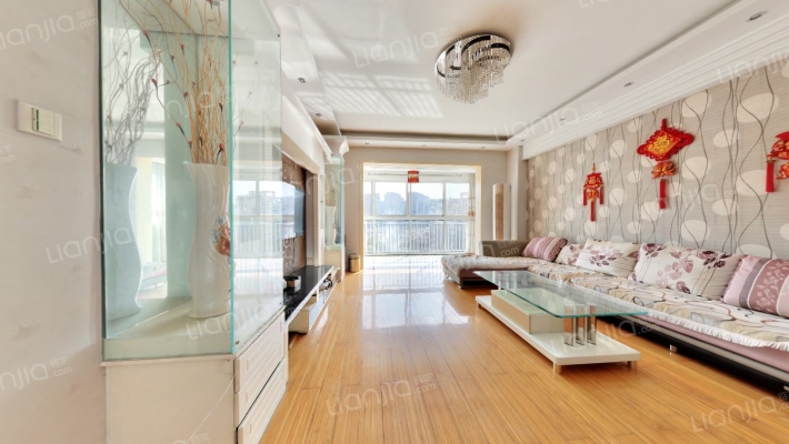 塞纳河畔二手房实景图