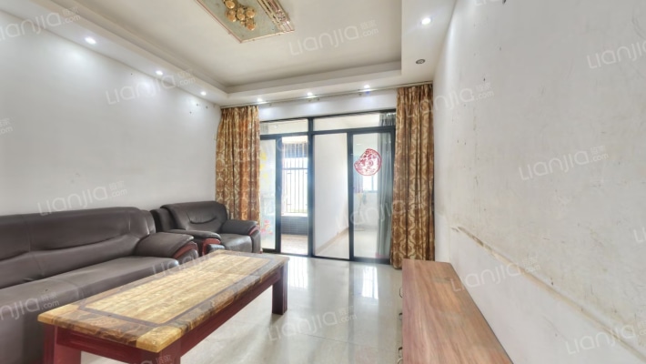 DADA的草地二手房实景图