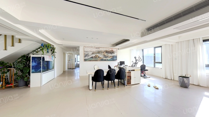 绿地湖语墅壹墅二手房实景图