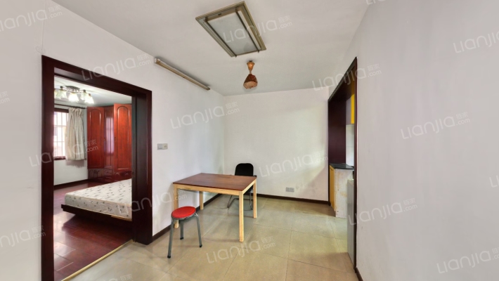 解放新村二手房实景图