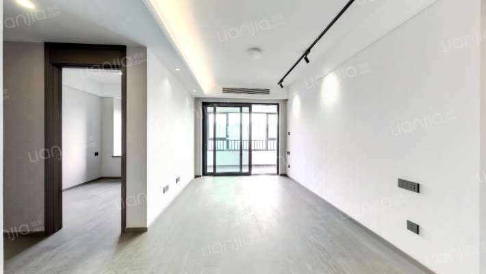 招商虹桥公馆三期二手房实景图