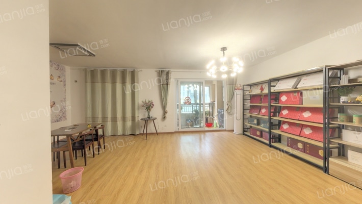 吾悦华府A区二手房实景图