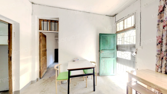 鲁山水泥厂生活区大院二手房实景图