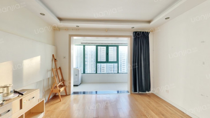 万达广场一期住宅二手房实景图