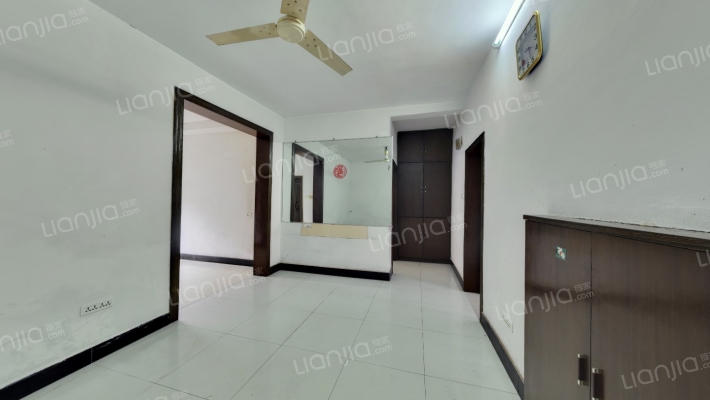 市政工程公司小区二手房实景图