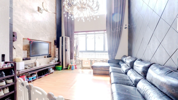 国际花都雏菊苑二手房实景图