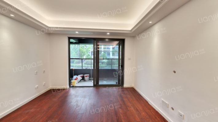 溪谷岚湾二手房实景图