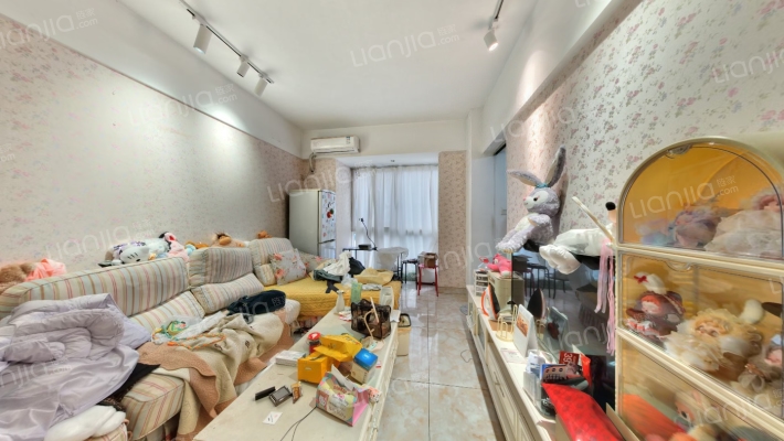 远鸿方程式二手房实景图