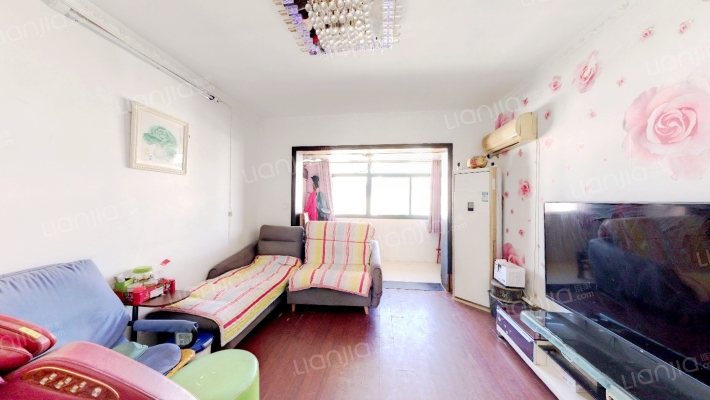 森林里二手房实景图