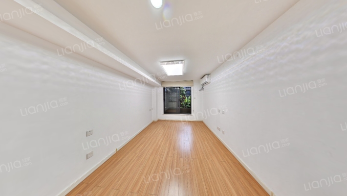 万科金融港二手房实景图
