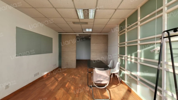 亚贸大厦二手房实景图