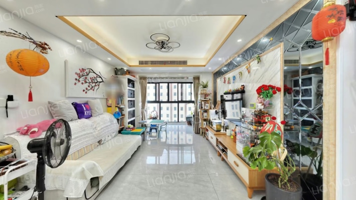 彩叠湾二手房实景图