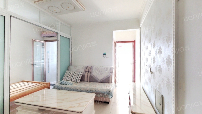 此房装修自住标准 拎包入住，税费低-客厅