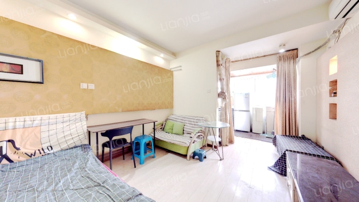 东方新城一期二手房实景图