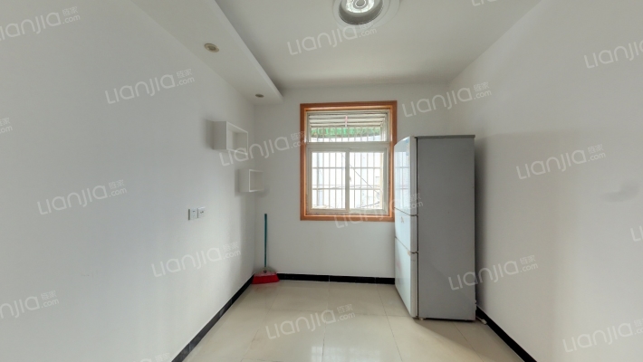 交警队家属院二手房实景图