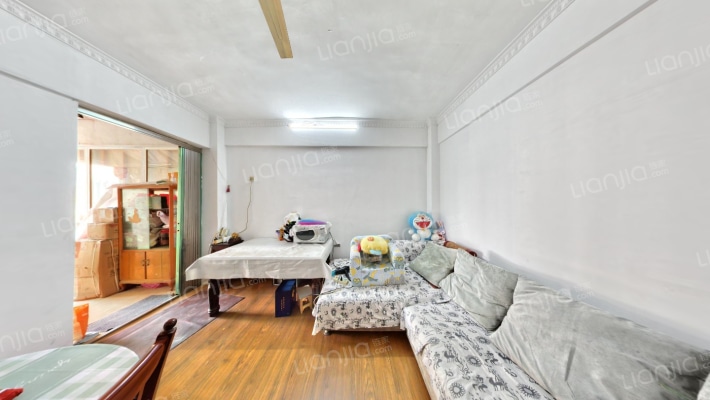 竹山路120号二手房实景图