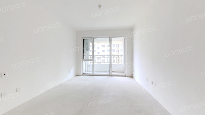 蓝岸华府二手房实景图